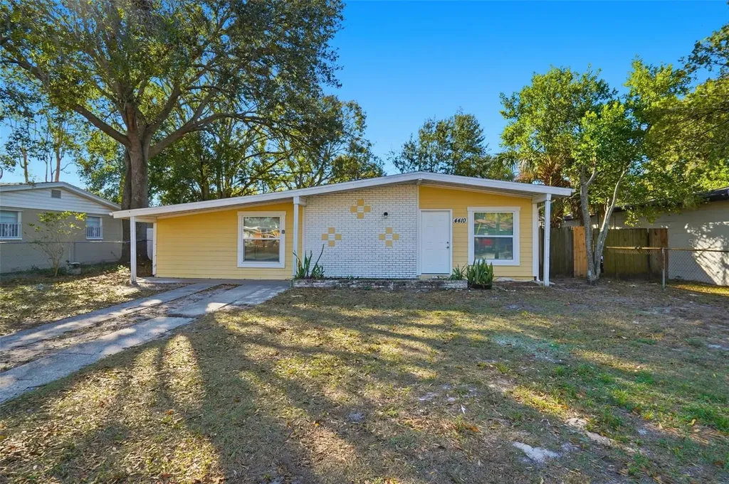 4410 W Wyoming Avenue Tampa FL 33616