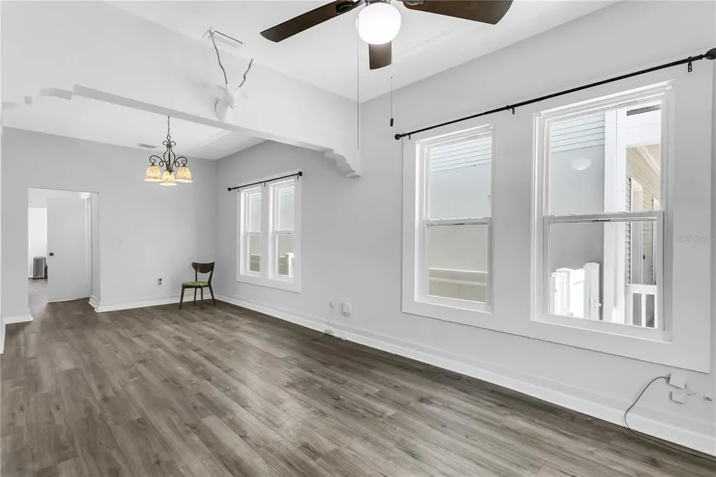 2119 W Spruce Street Tampa FL 33607