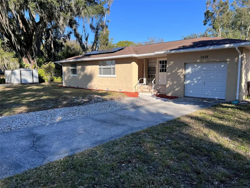 2208 Lake Boulevard Winter Haven FL 33881