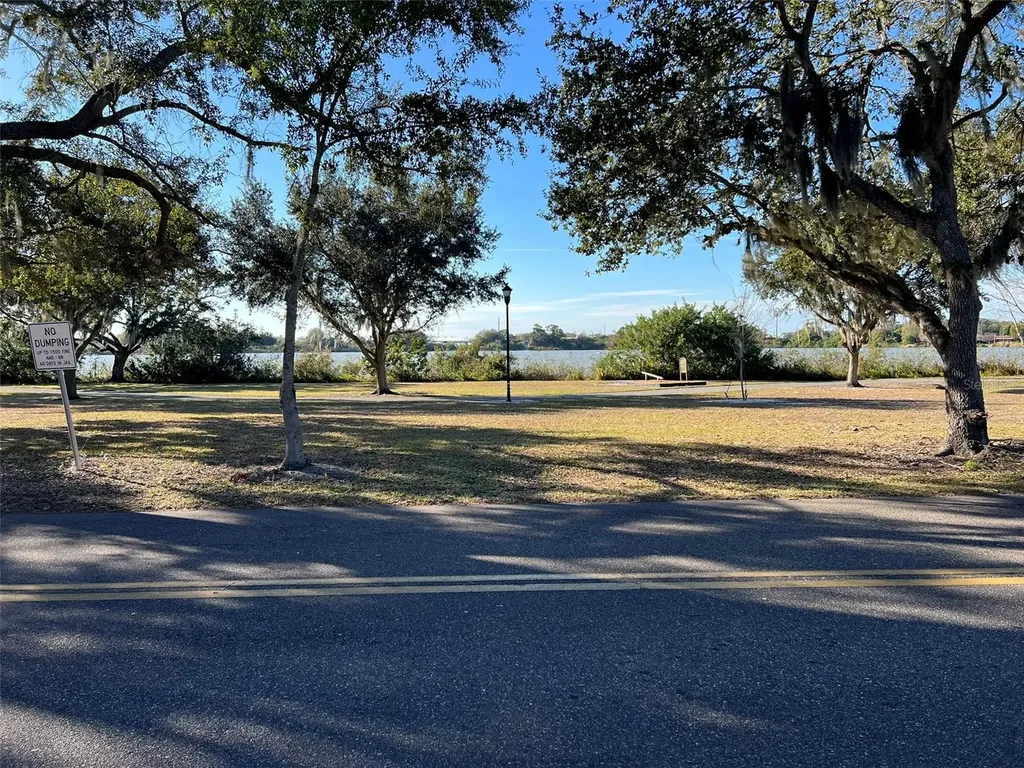 2208 Lake Boulevard Winter Haven FL 33881