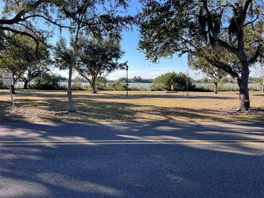 2208 Lake Boulevard Winter Haven FL 33881
