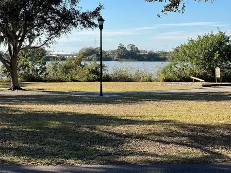 2208 Lake Boulevard Winter Haven FL 33881