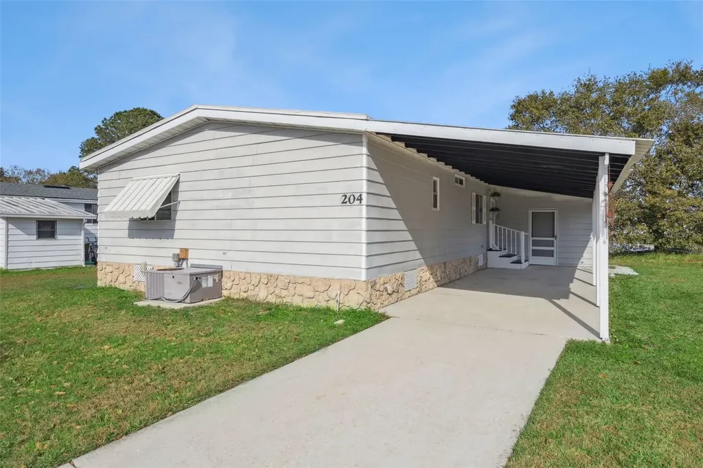 204 Bay Court Kissimmee FL 34758