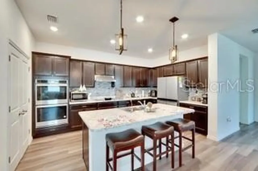 404 Darcy Bluff Place Valrico FL 33594
