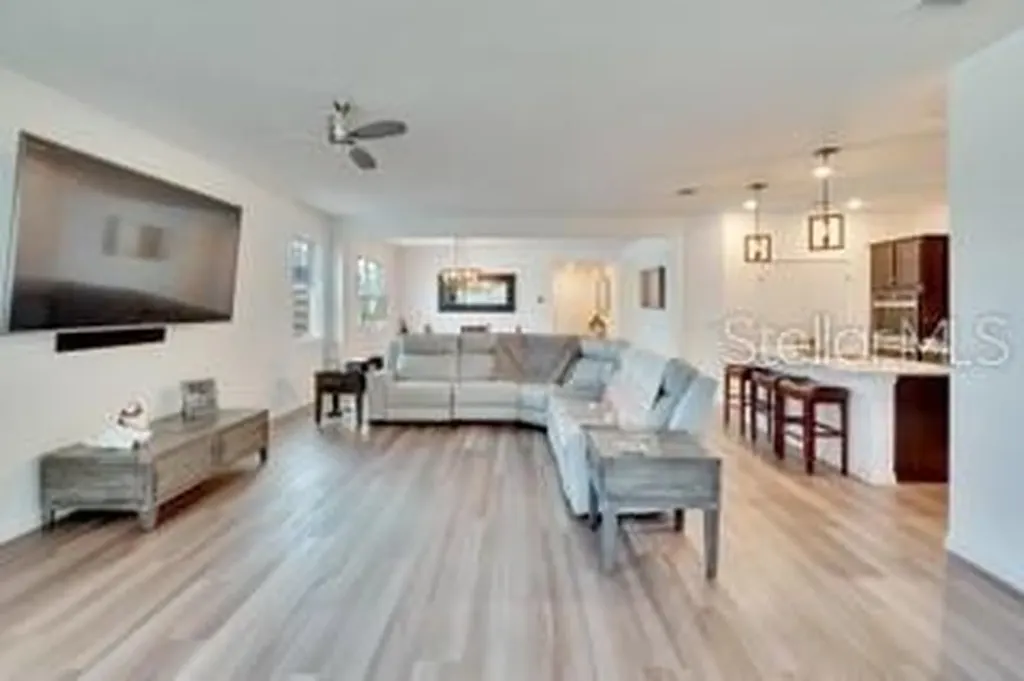 404 Darcy Bluff Place Valrico FL 33594