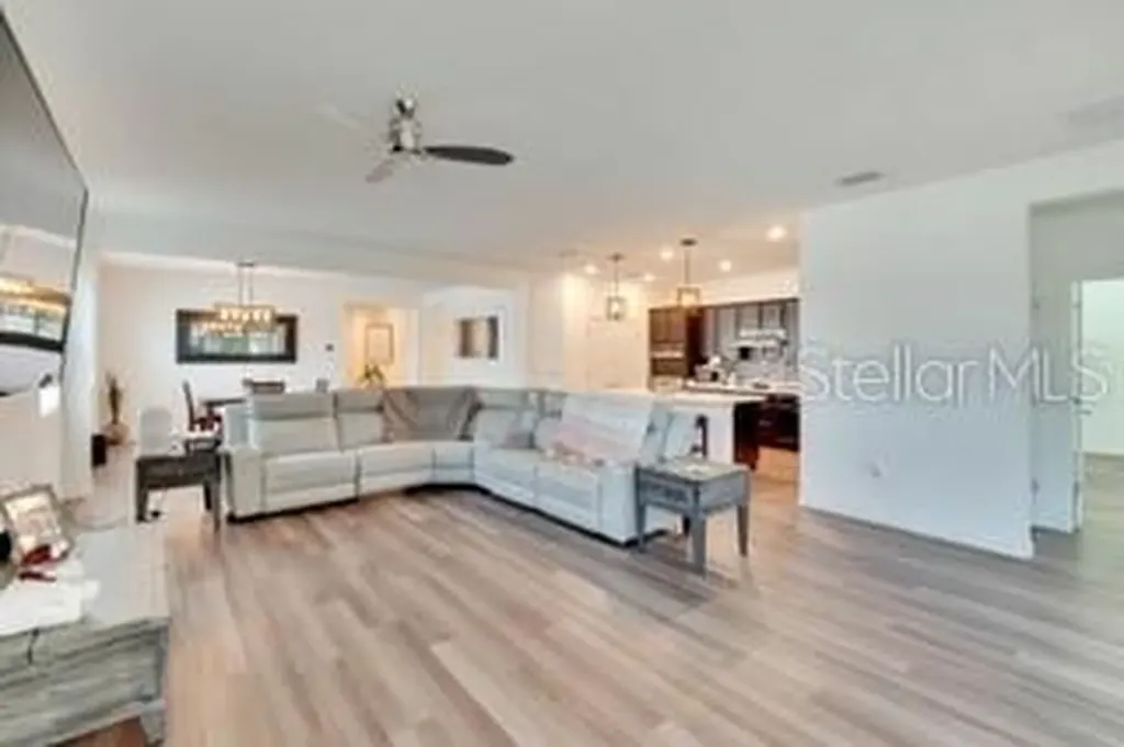 404 Darcy Bluff Place Valrico FL 33594