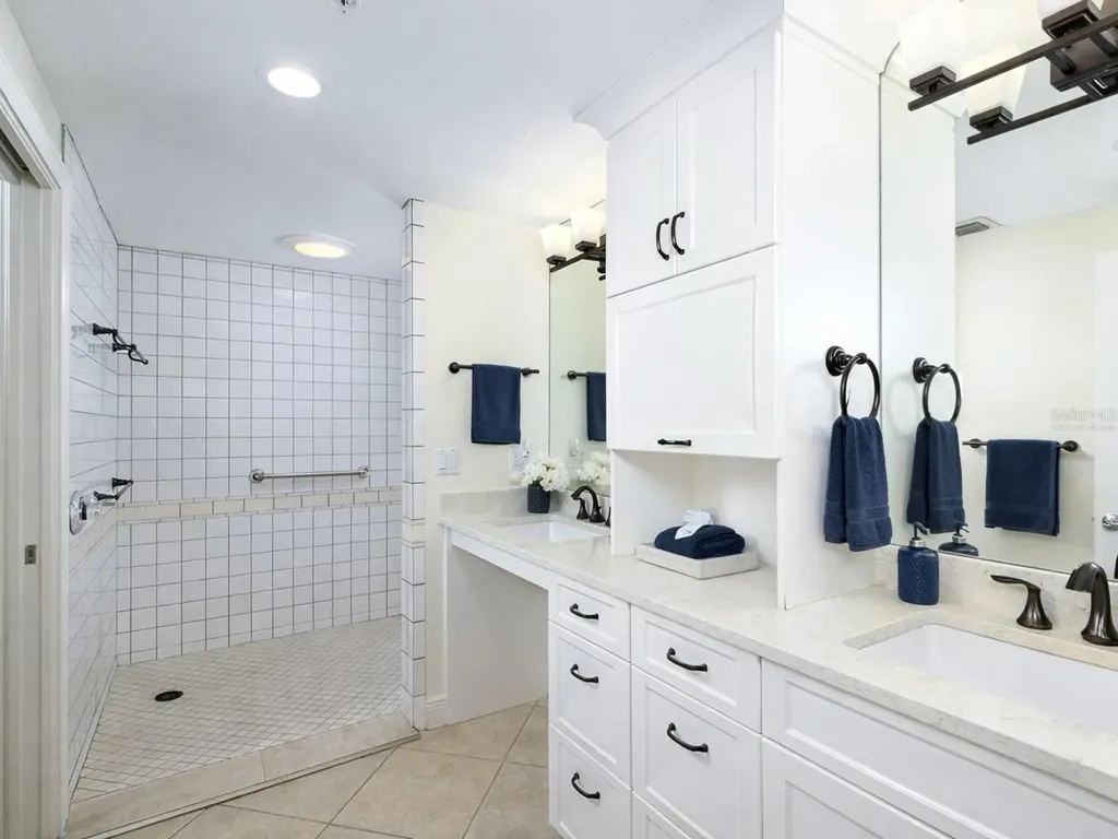 1255 N Gulfstream Avenue Sarasota FL 34236