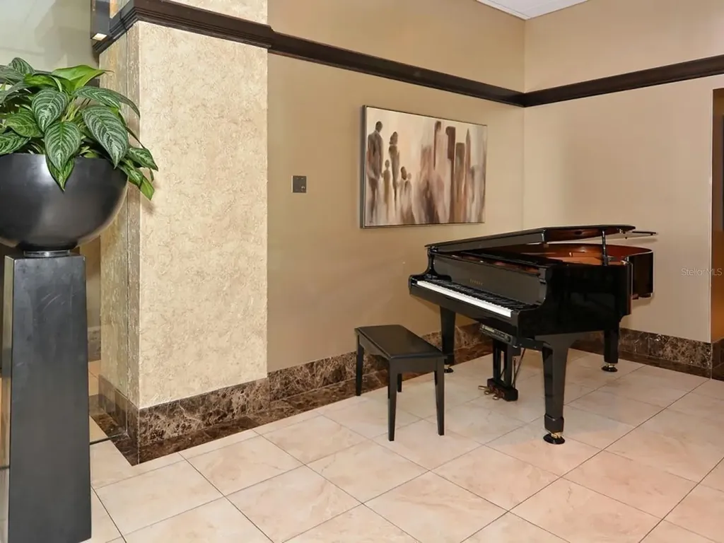 1255 N Gulfstream Avenue Sarasota FL 34236