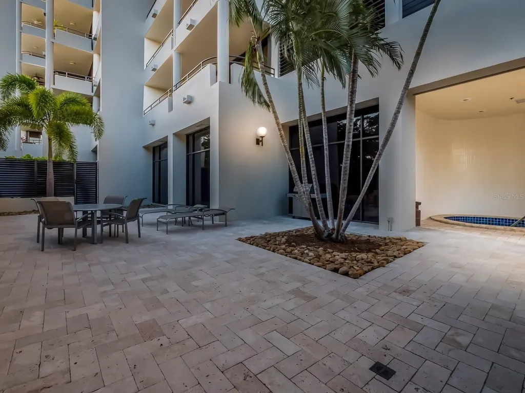 1255 N Gulfstream Avenue Sarasota FL 34236