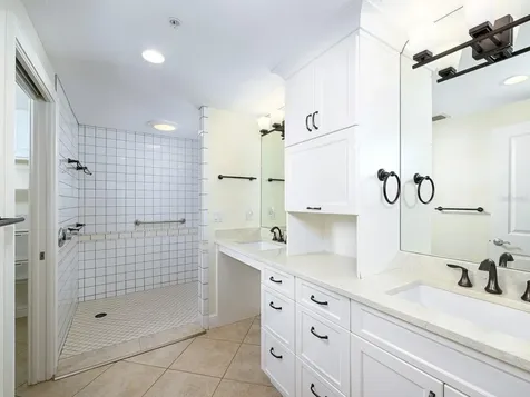 1255 N Gulfstream Avenue Sarasota FL 34236