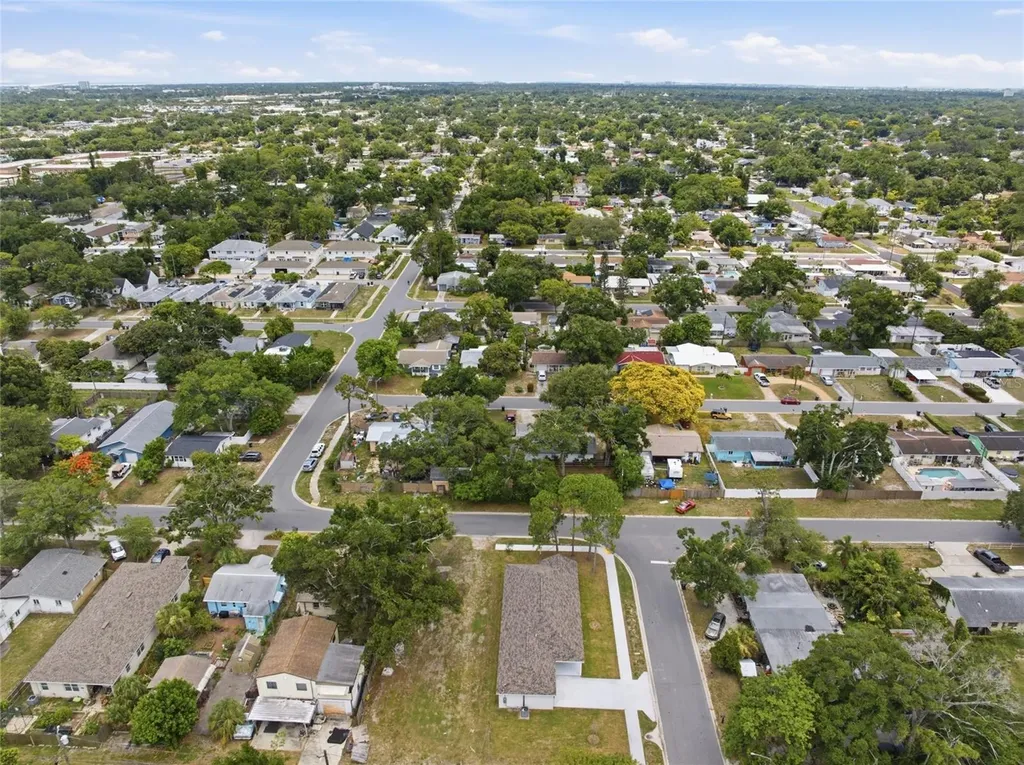 3837 44th Avenue N St Petersburg FL 33714