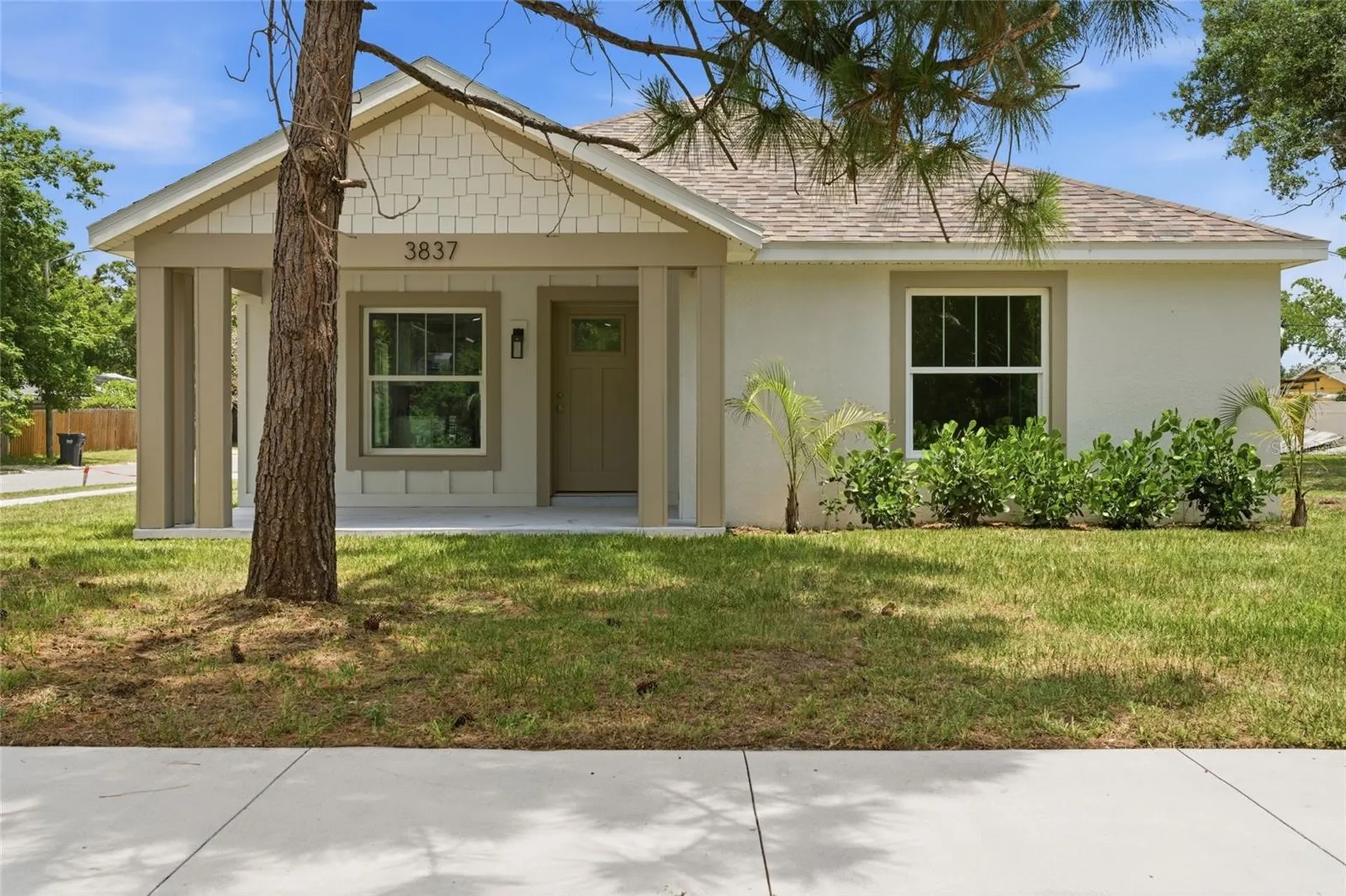 3837 44th Avenue N St Petersburg FL 33714