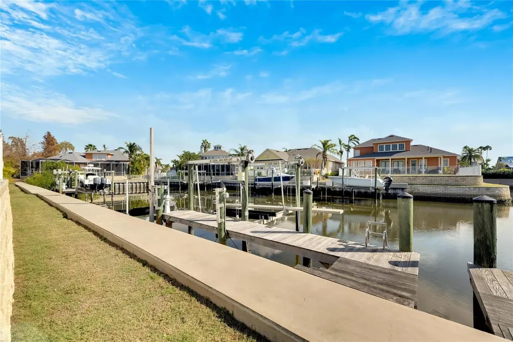 528 Islebay Drive Apollo Beach FL 33572