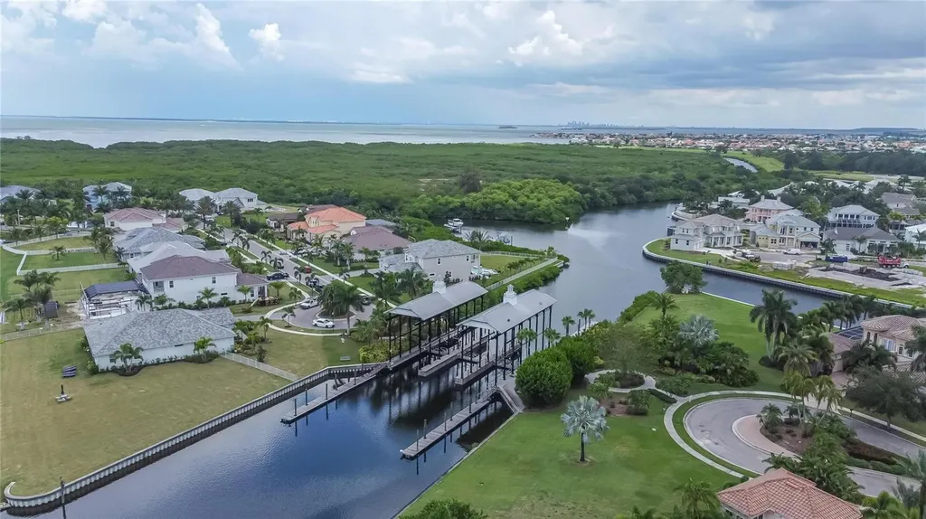 528 Islebay Drive Apollo Beach FL 33572