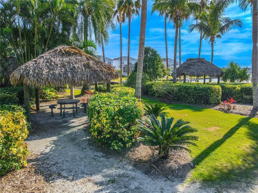 528 Islebay Drive Apollo Beach FL 33572