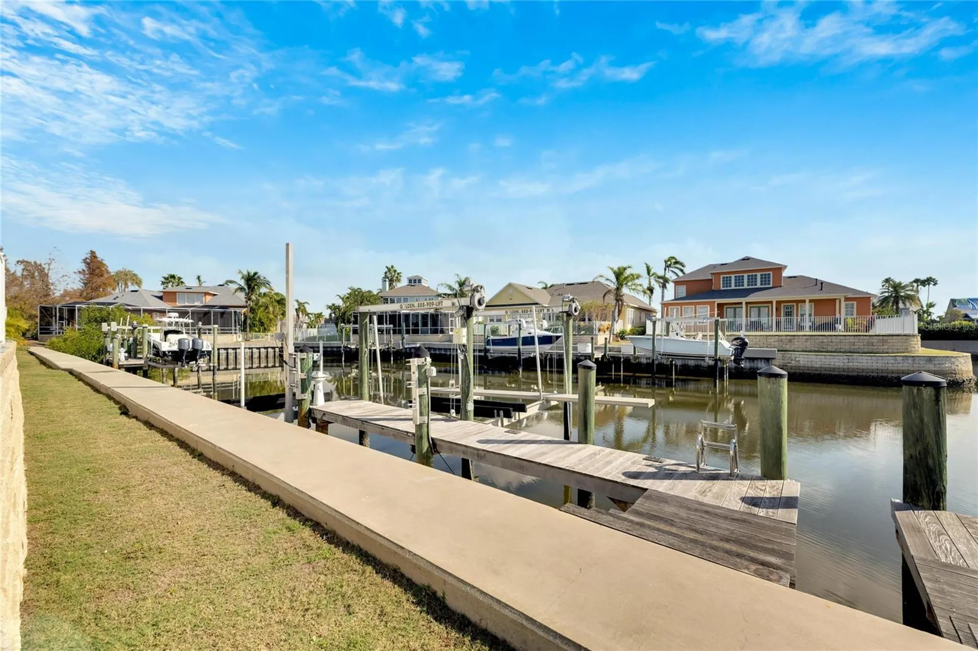 528 Islebay Drive Apollo Beach FL 33572