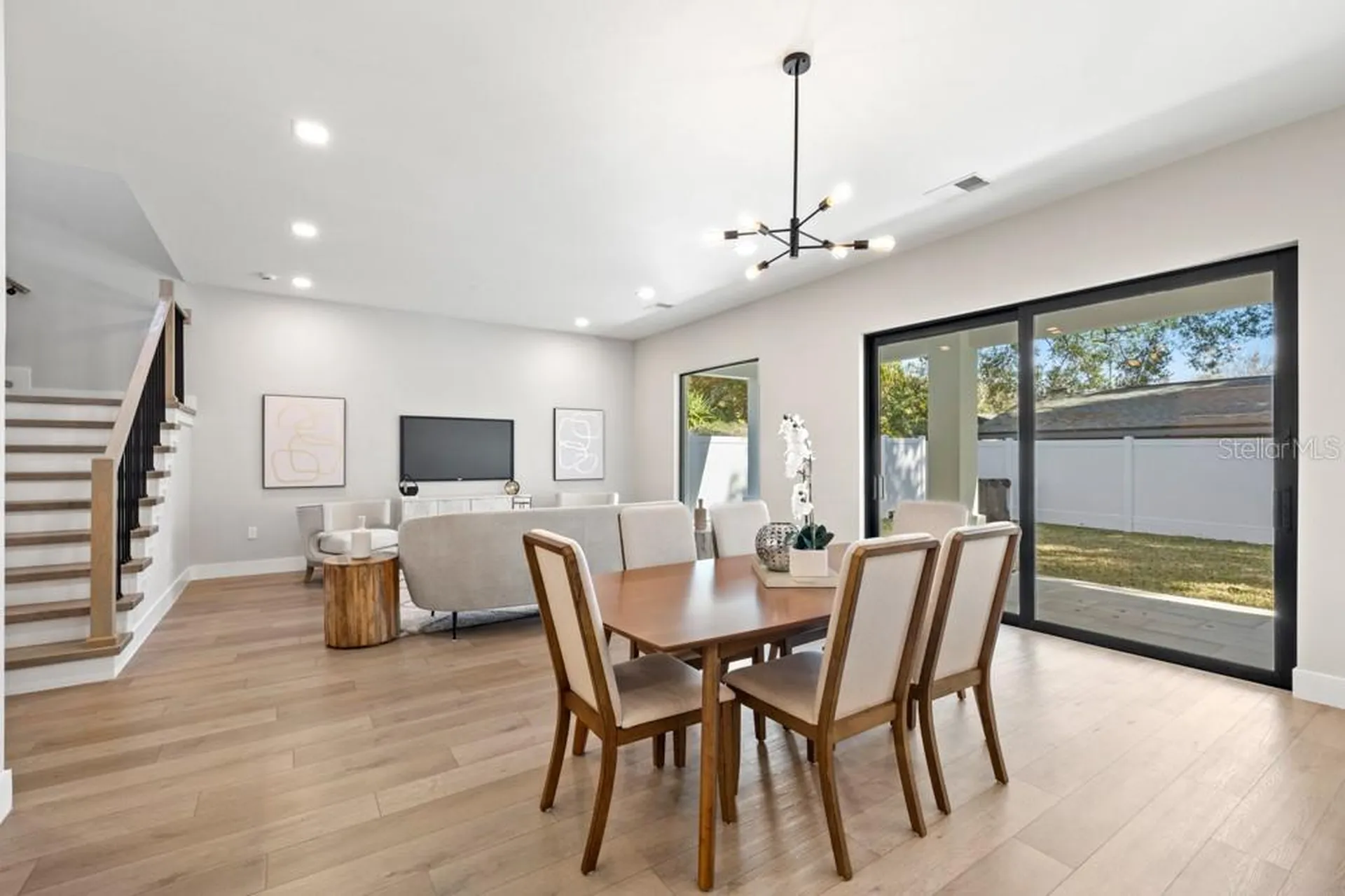 1217 Cloverlawn Avenue Orlando FL 32806