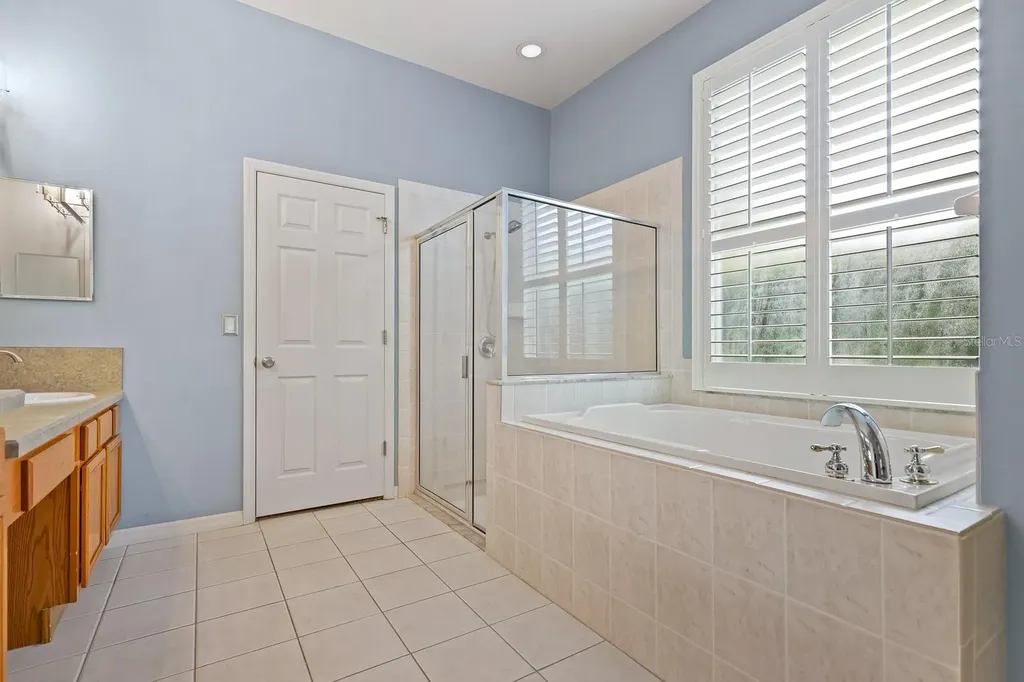 15239 Kestrelrise Drive Lithia FL 33547