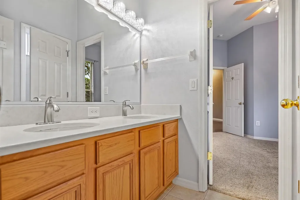 15239 Kestrelrise Drive Lithia FL 33547