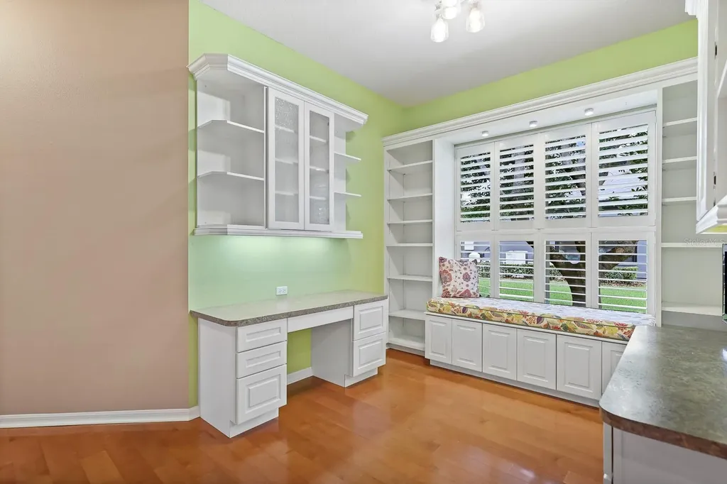15239 Kestrelrise Drive Lithia FL 33547