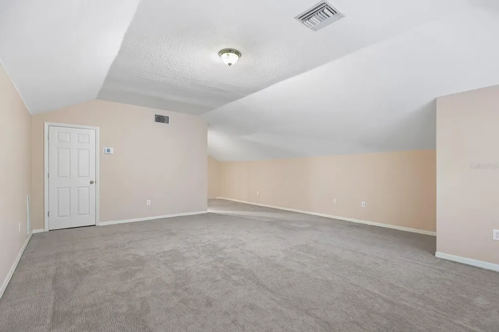 15239 Kestrelrise Drive Lithia FL 33547