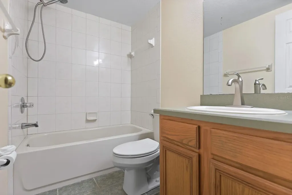 15239 Kestrelrise Drive Lithia FL 33547