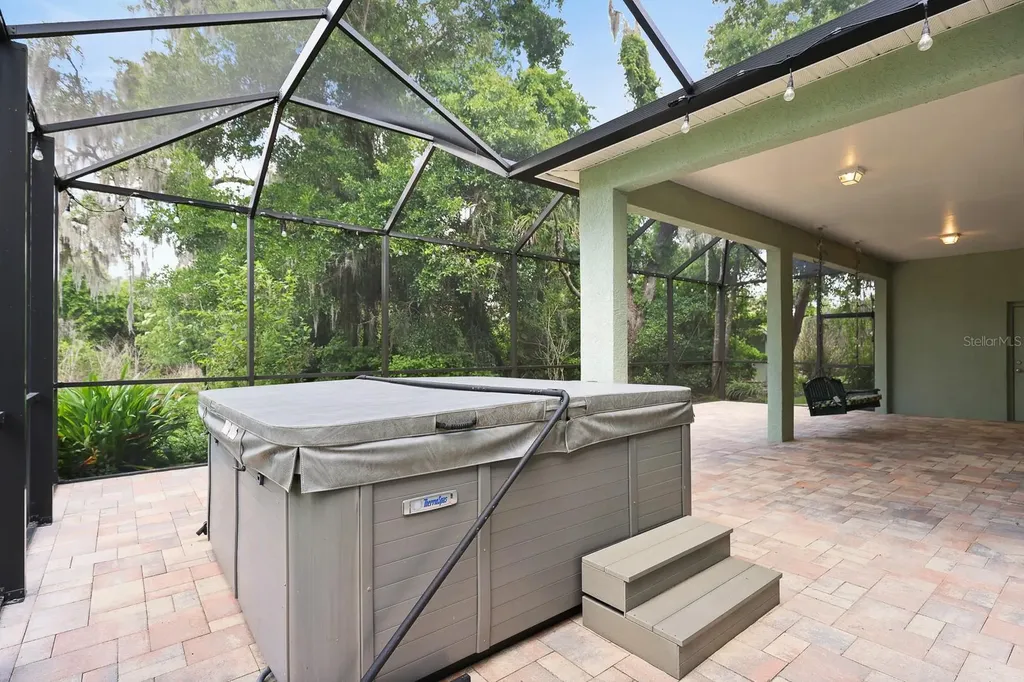 15239 Kestrelrise Drive Lithia FL 33547