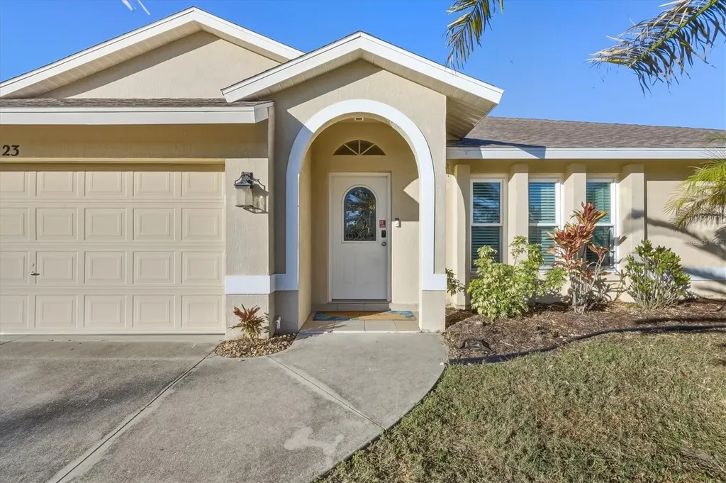 23 Sportsman Terrace Rotonda West FL 33947