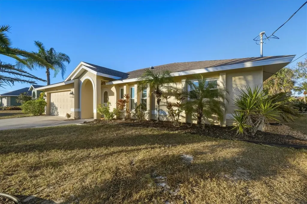 23 Sportsman Terrace Rotonda West FL 33947