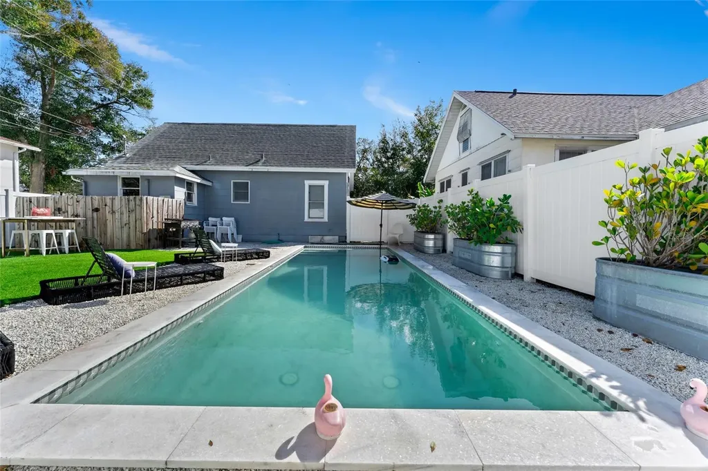 783 30th Avenue N St Petersburg FL 33704