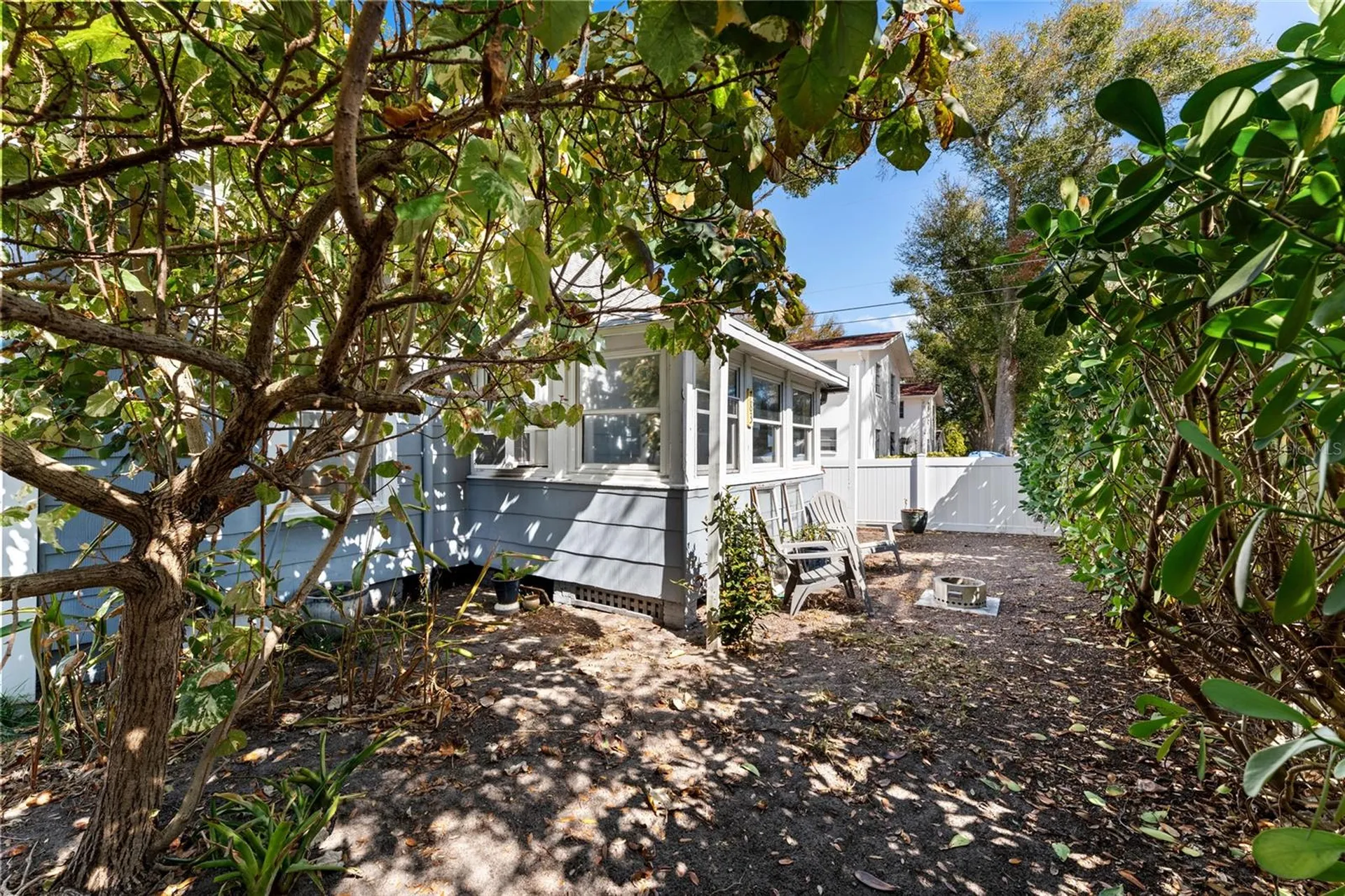 783 30th Avenue N St Petersburg FL 33704