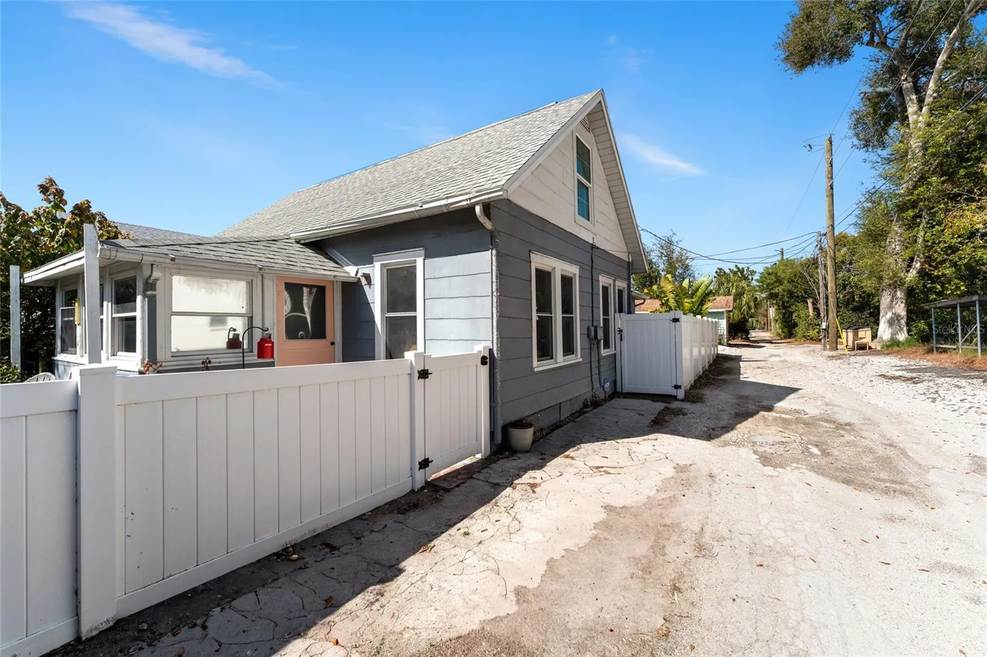 783 30th Avenue N St Petersburg FL 33704
