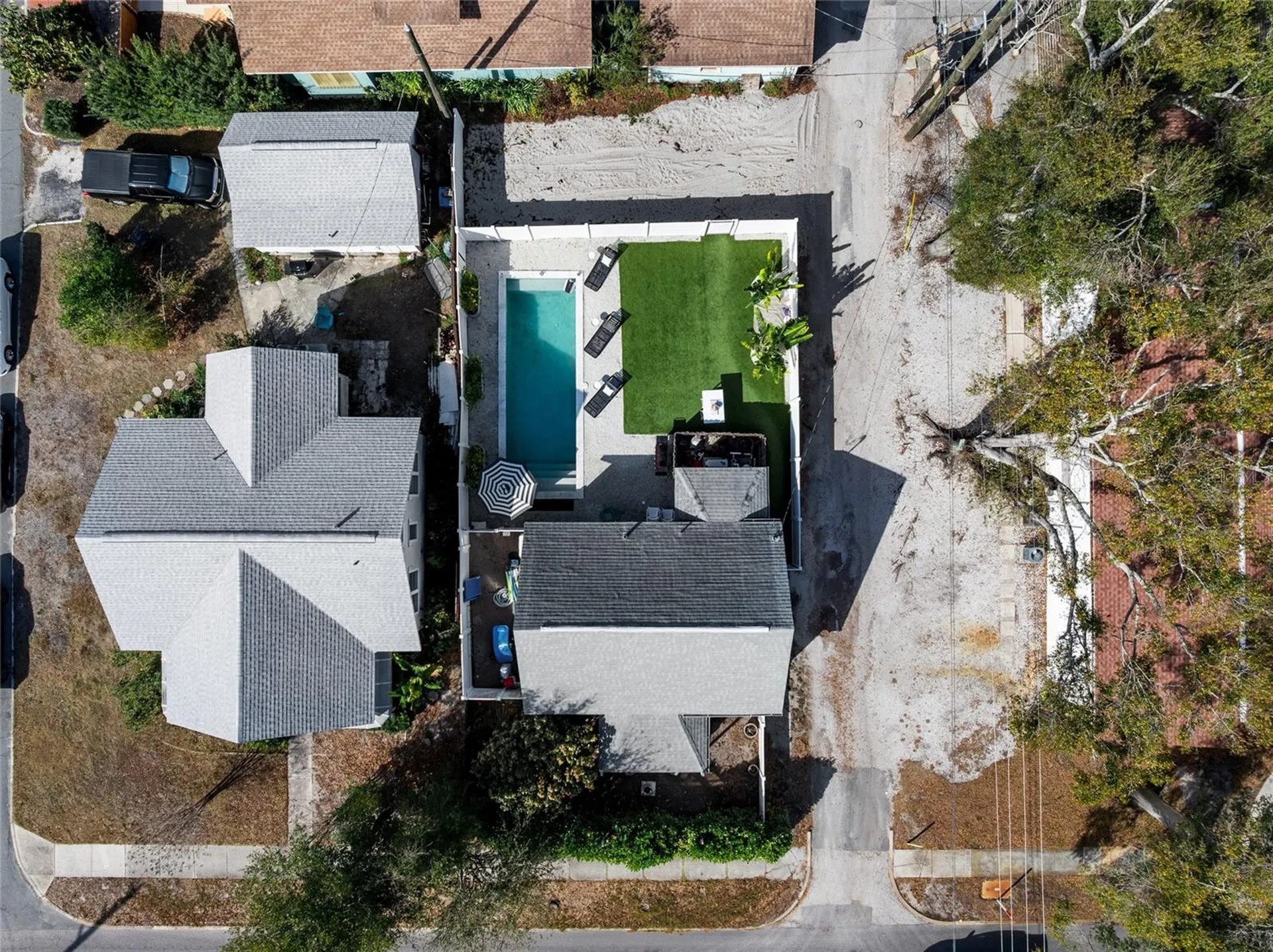 783 30th Avenue N St Petersburg FL 33704