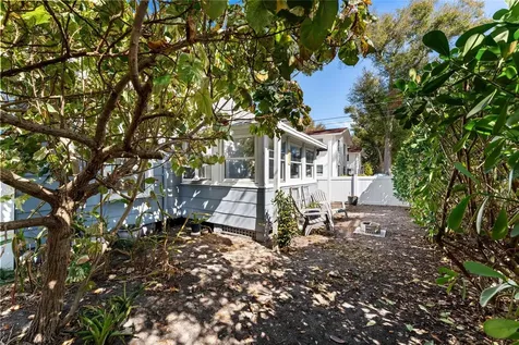 783 30th Avenue N St Petersburg FL 33704