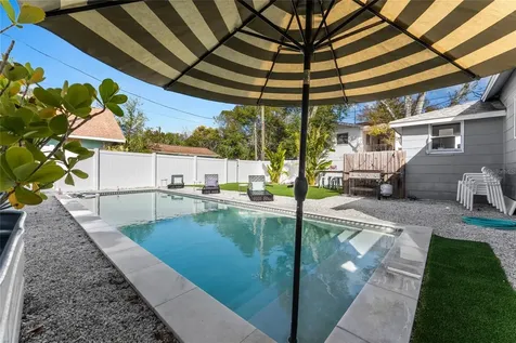 783 30th Avenue N St Petersburg FL 33704