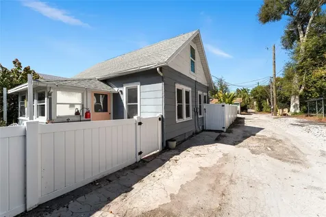 783 30th Avenue N St Petersburg FL 33704