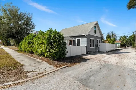783 30th Avenue N St Petersburg FL 33704
