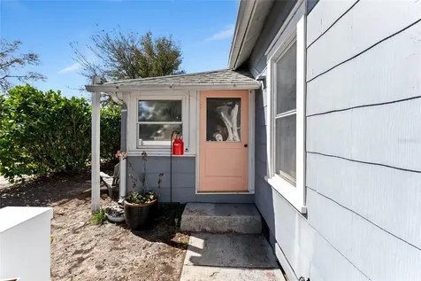 783 30th Avenue N St Petersburg FL 33704