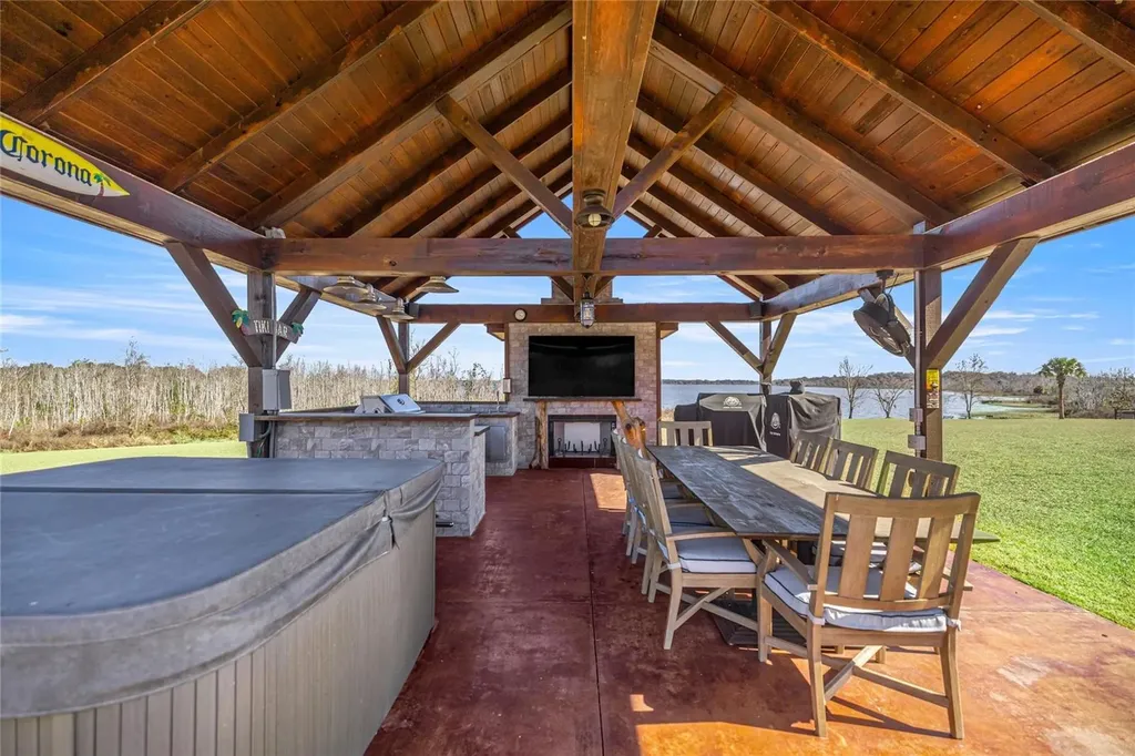 5251 SE 180th Avenue Road Ocklawaha FL 32179