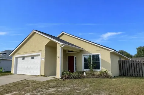 2329 South Avenue Leesburg FL 34748