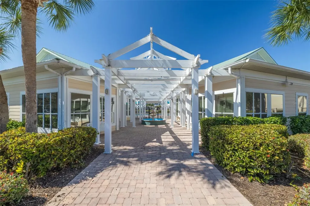 4802 W 51st Street Bradenton FL 34210
