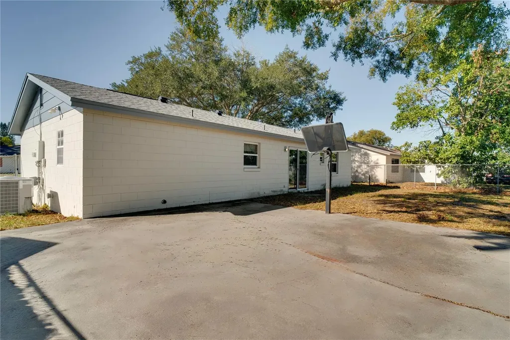 681 Royal Palm Drive Kissimmee FL 34743