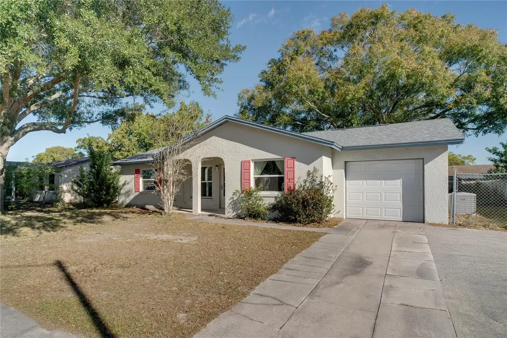 681 Royal Palm Drive Kissimmee FL 34743