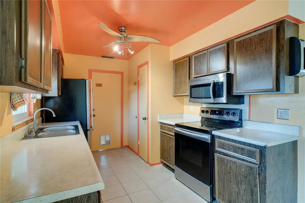 681 Royal Palm Drive Kissimmee FL 34743