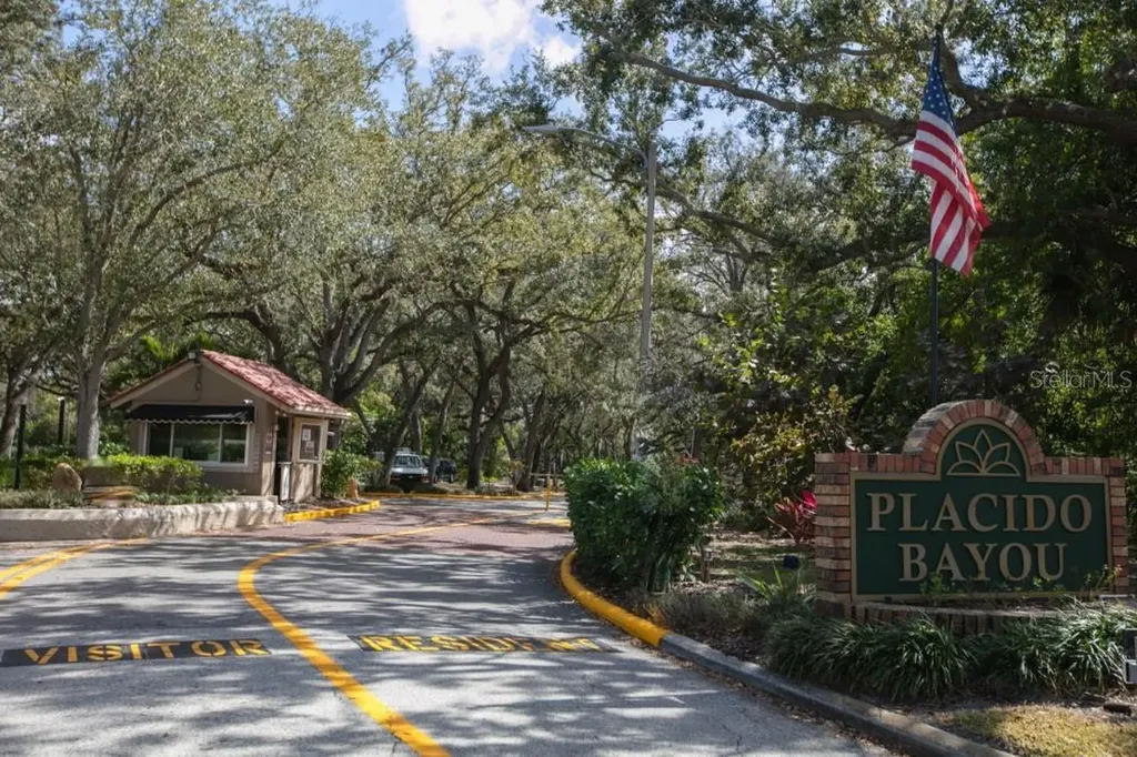 4690 Laurel Oak Lane NE St Petersburg FL 33703