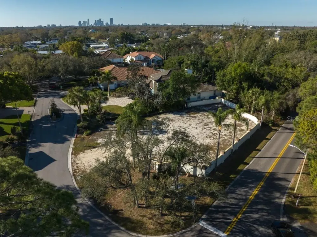 4690 Laurel Oak Lane NE St Petersburg FL 33703