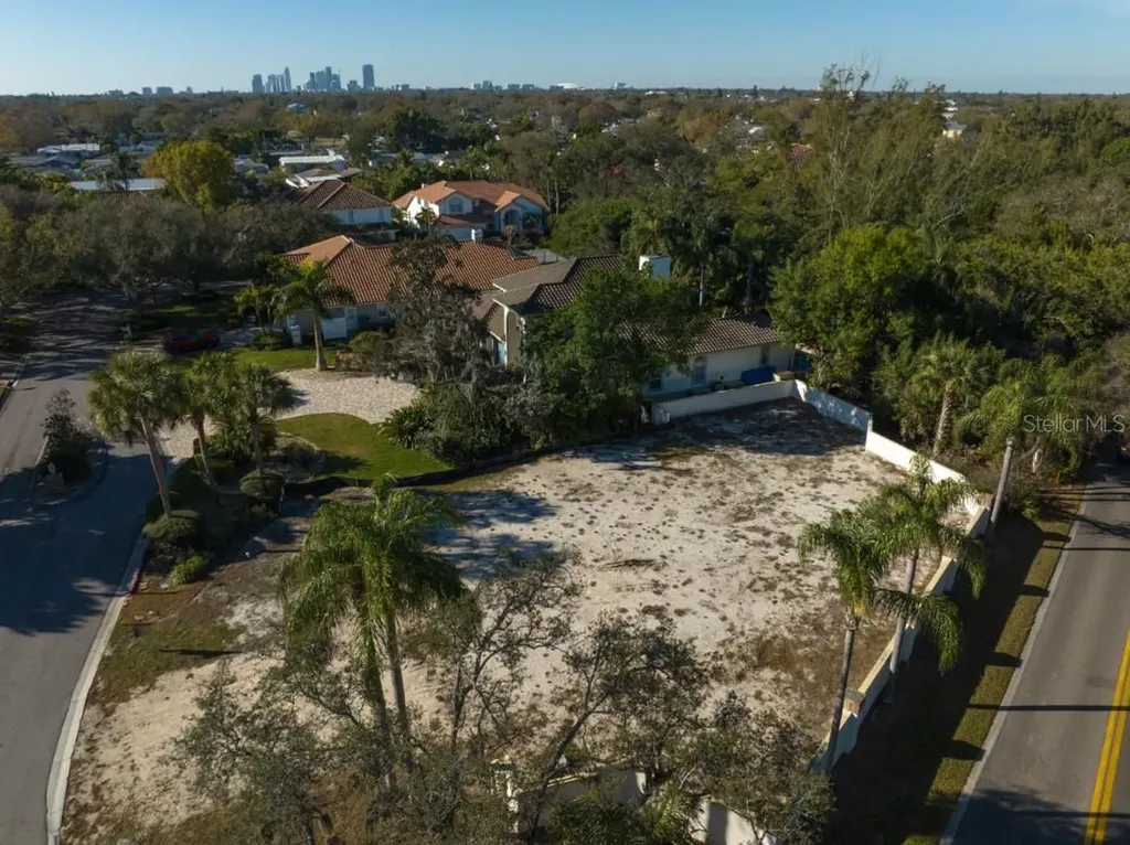 4690 Laurel Oak Lane NE St Petersburg FL 33703