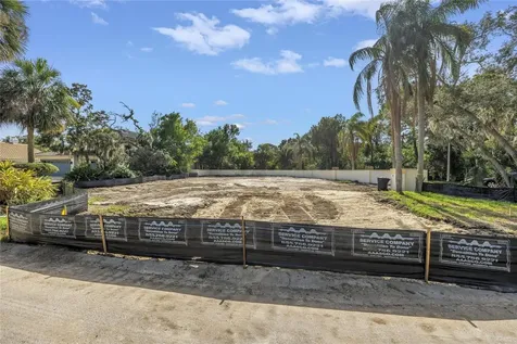 4690 Laurel Oak Lane NE St Petersburg FL 33703