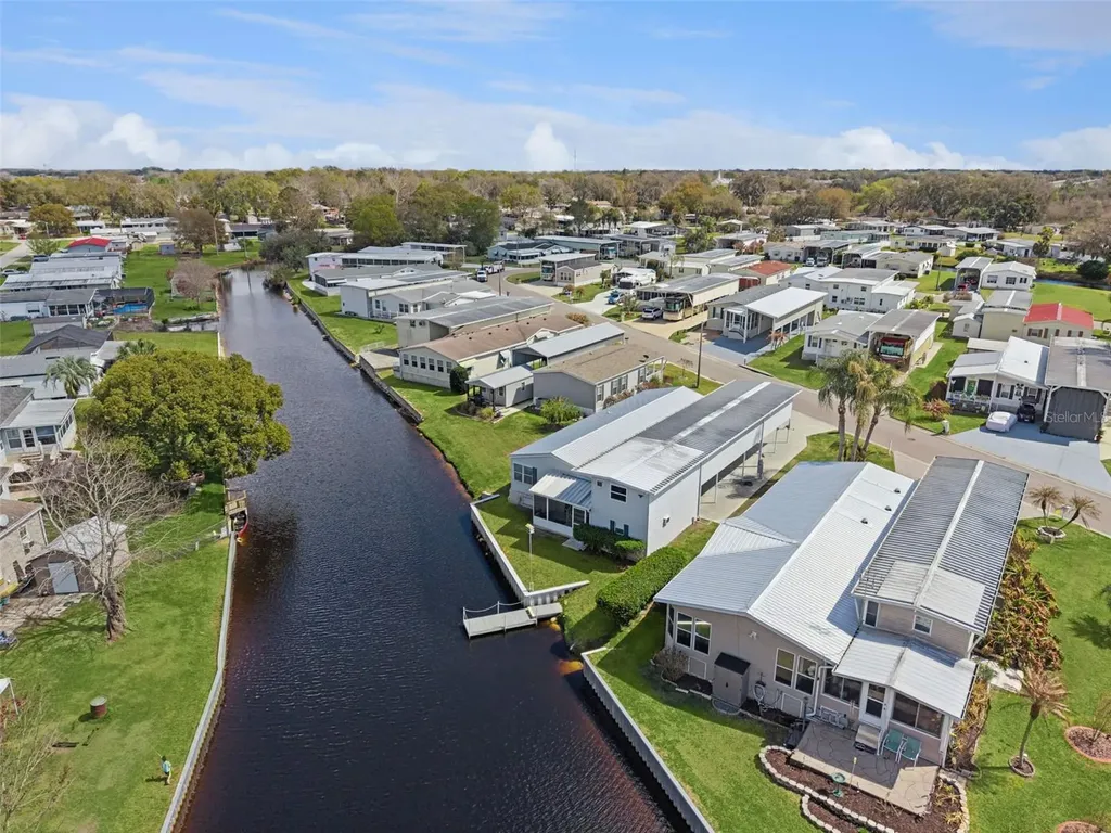 5226 Island View Circle N Polk City FL 33868