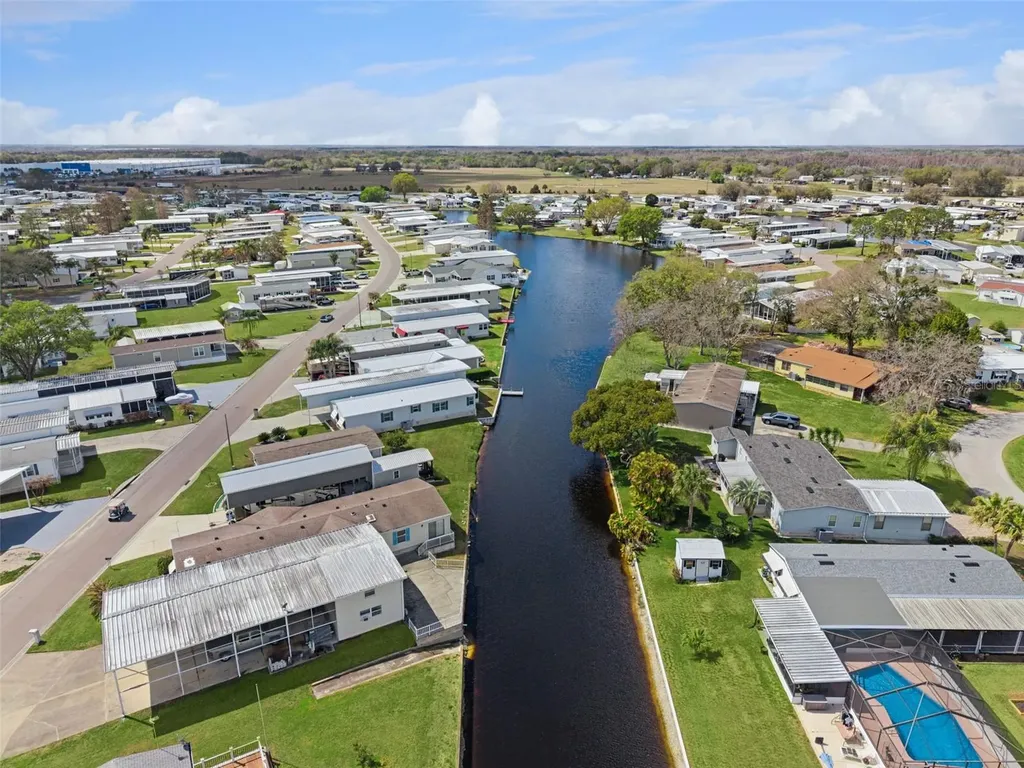 5226 Island View Circle N Polk City FL 33868